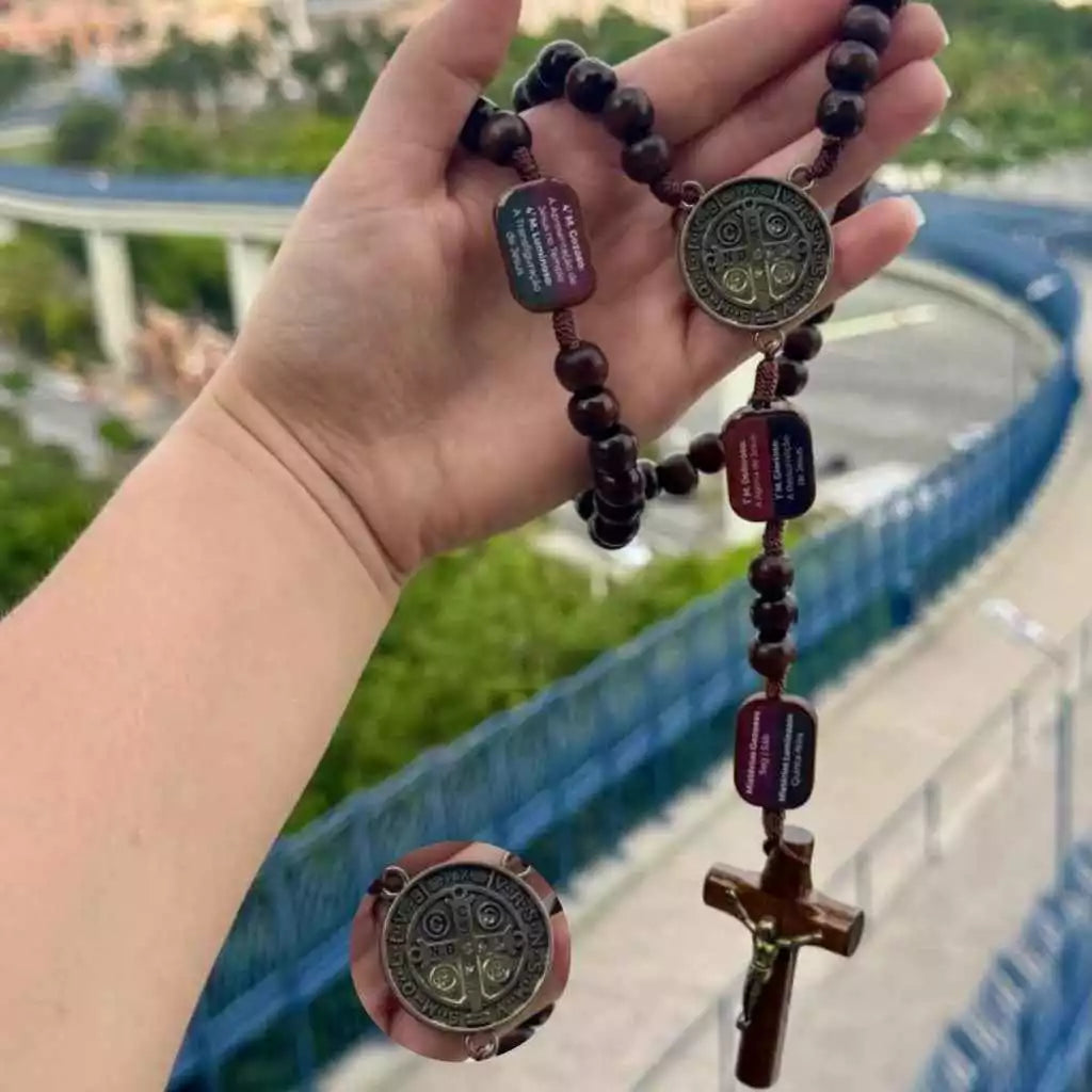 Terço Original Católico Com os Misterios da Contemplação de Madeira Com medalha e Crucifixo